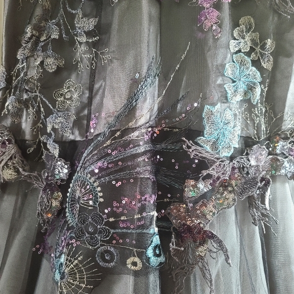 Formal dress size 12 (more like a 10) Boutique Item - Picture 7 of 9